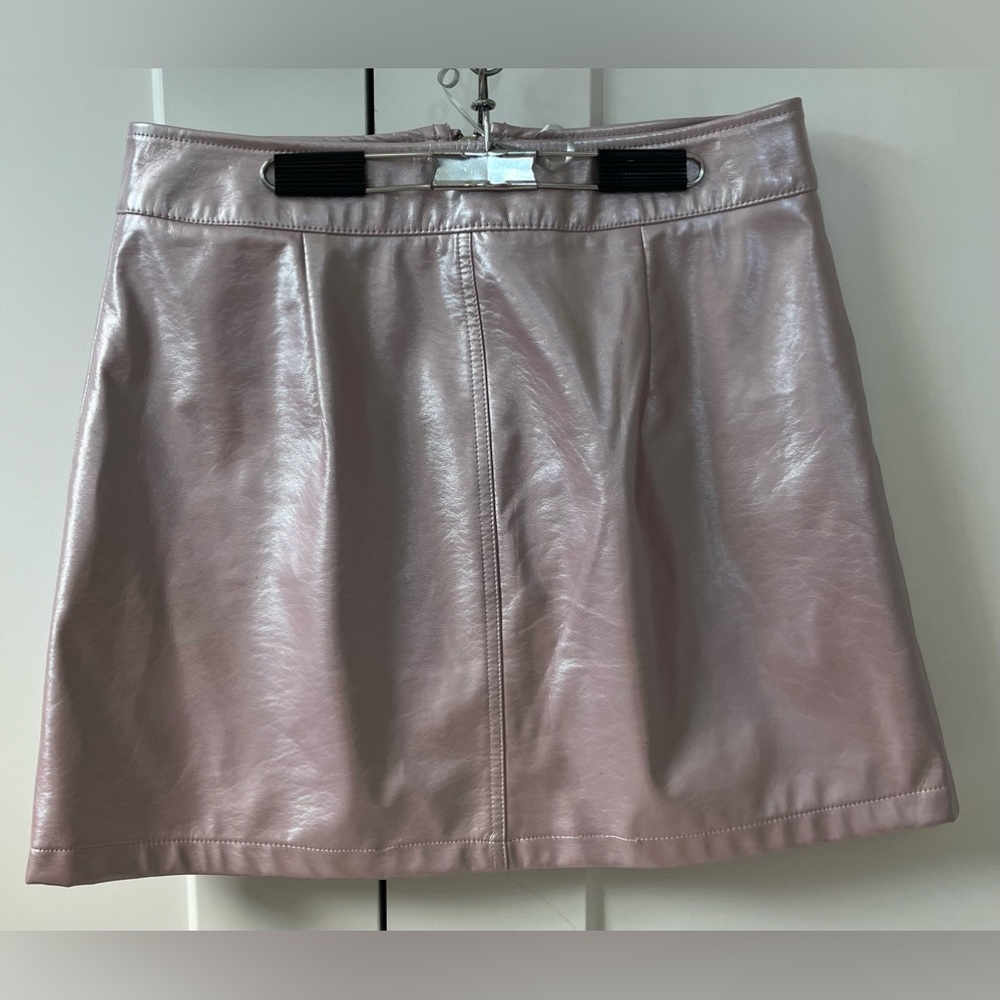 NWOT Tinseltown Chic Metallic Mauve Juniors Edgy Mid-Rise Mini Skirt, Large